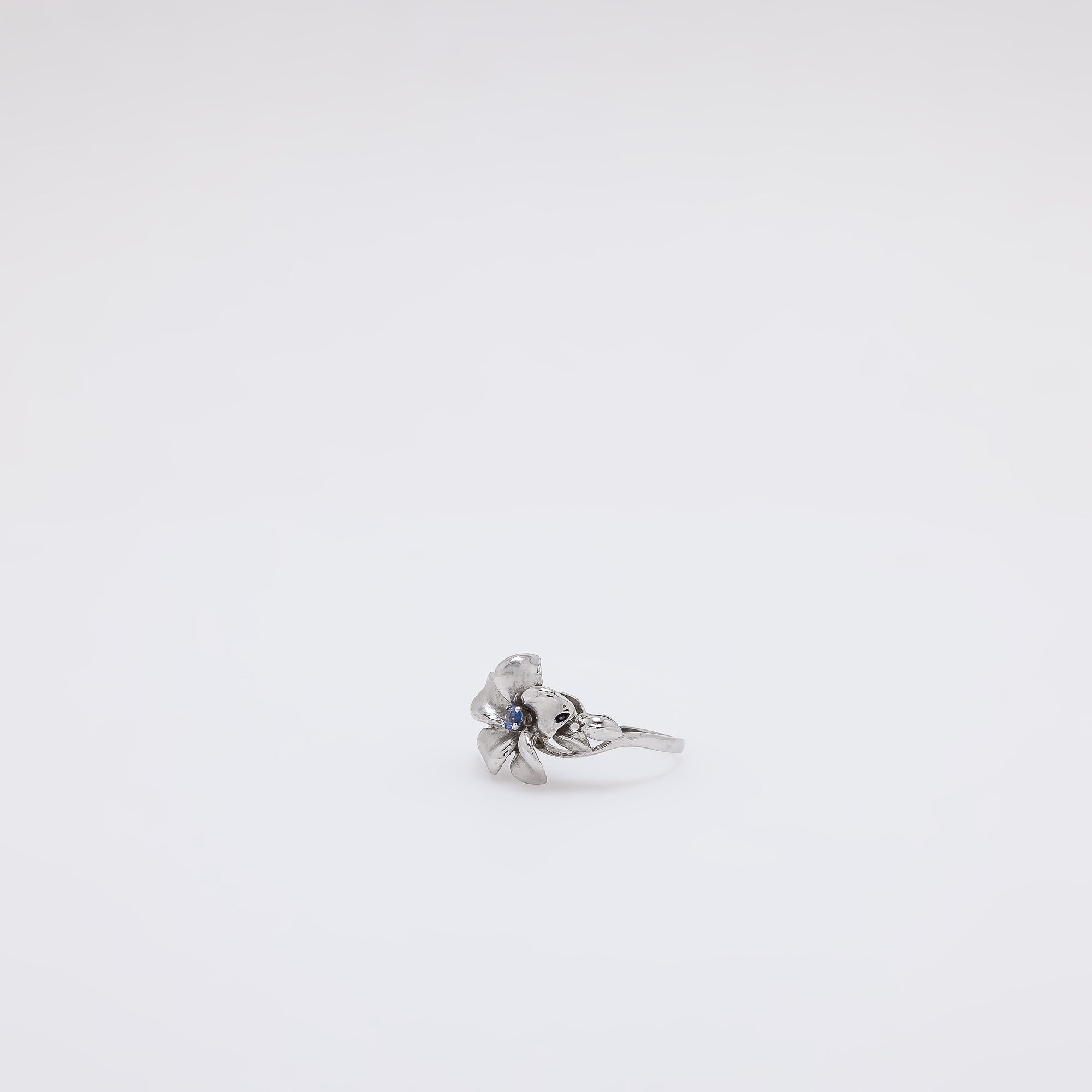 Single Sapphire Plumeria Ring [Size 6.75]