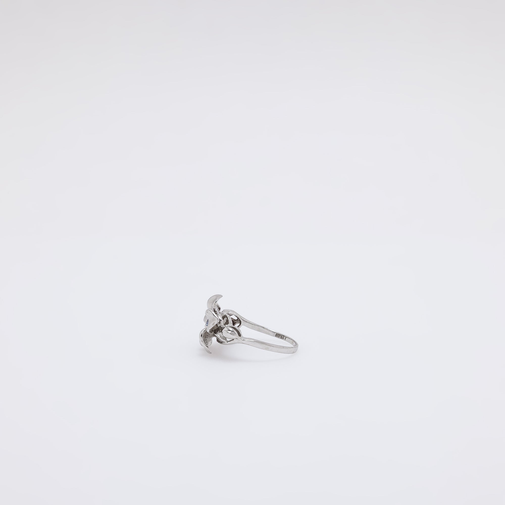 Single Sapphire Plumeria Ring [Size 6.75]