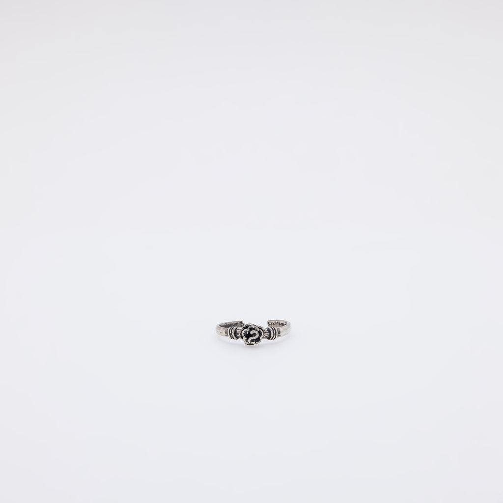 A Single Rose Toe Ring