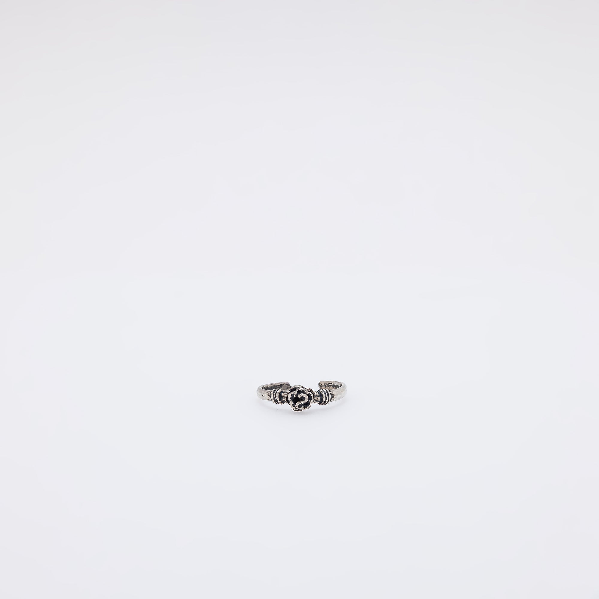 A Single Rose Toe Ring