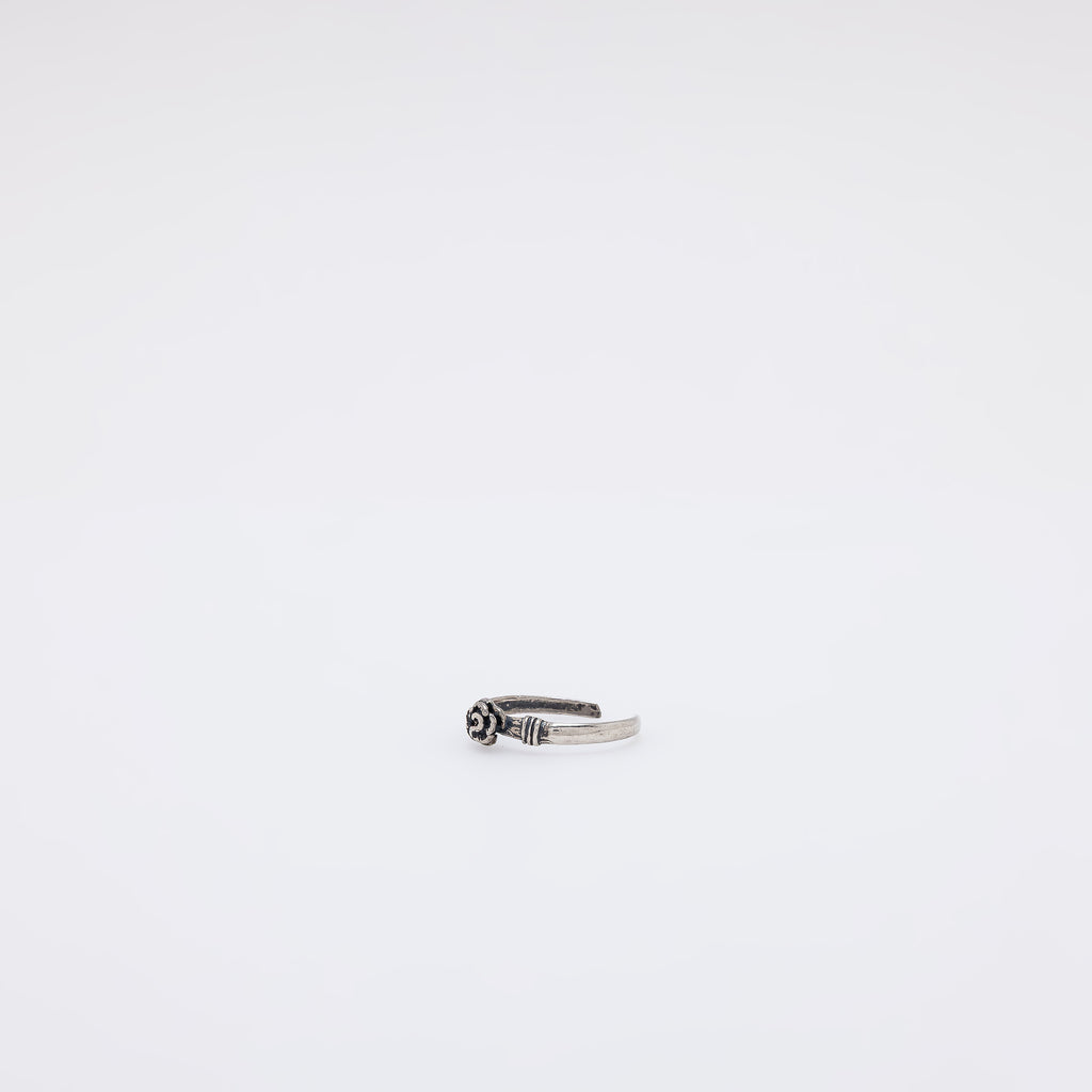 A Single Rose Toe Ring