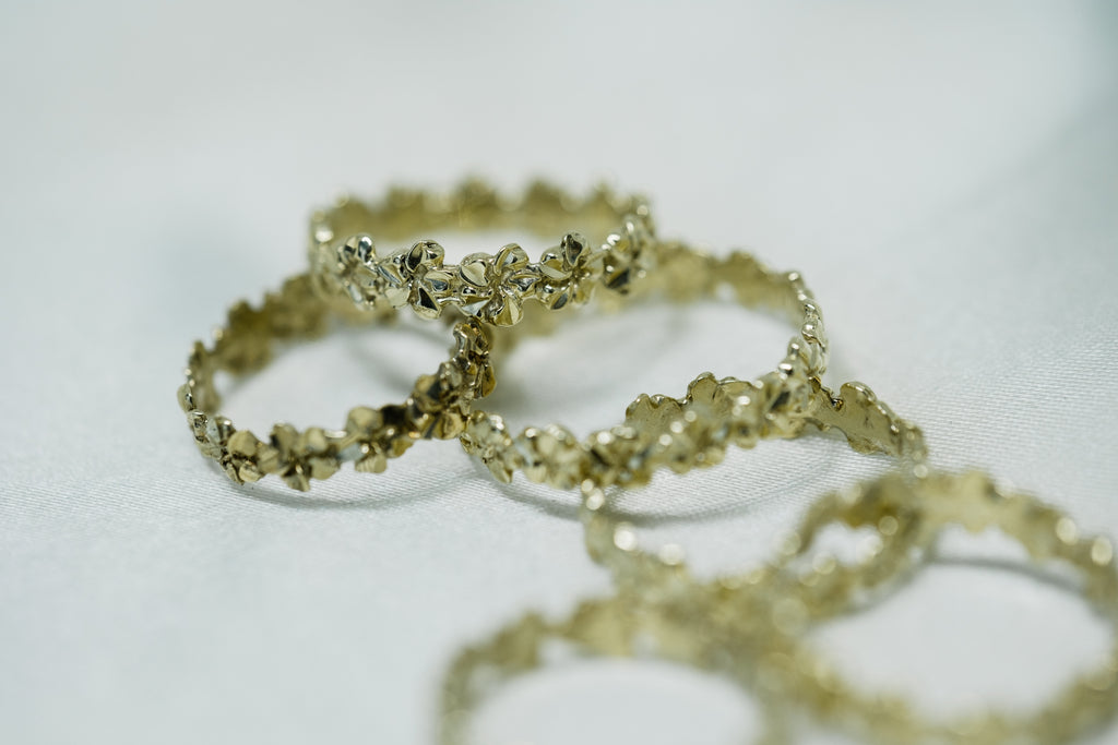 Plumeria Lei Ring in Green Gold [Size 8]