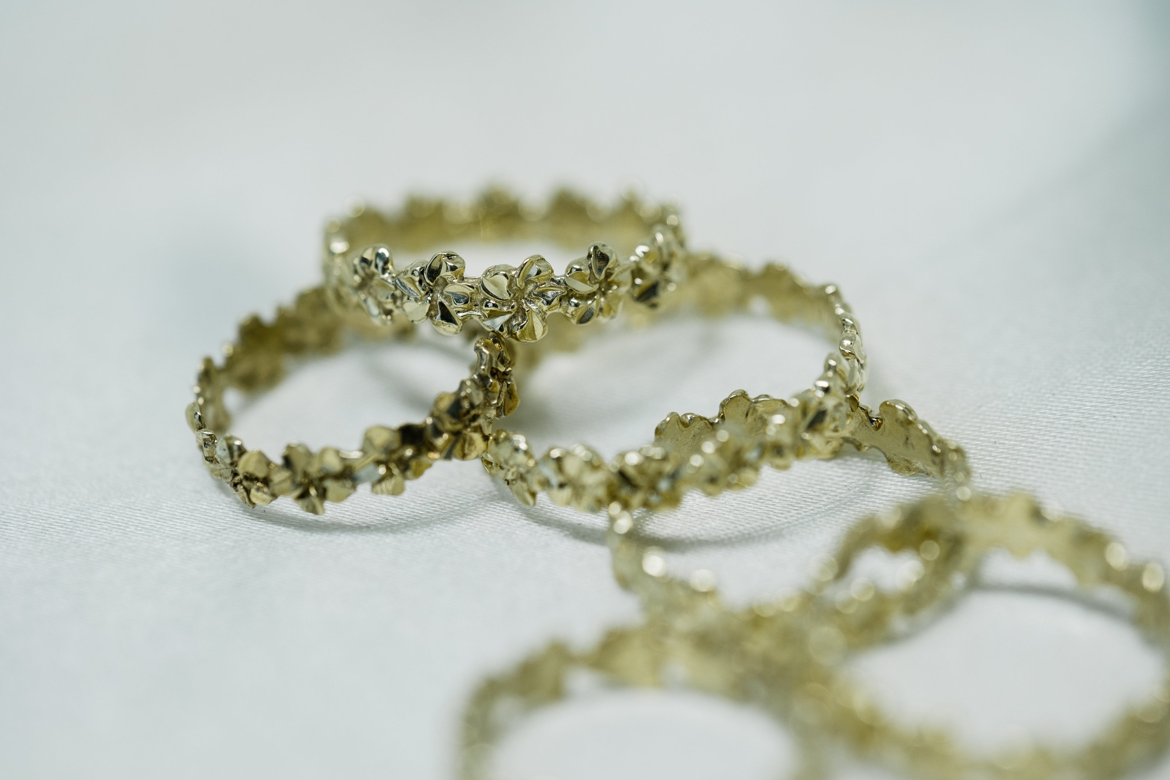 Plumeria Lei Ring in Green Gold [Size 8]