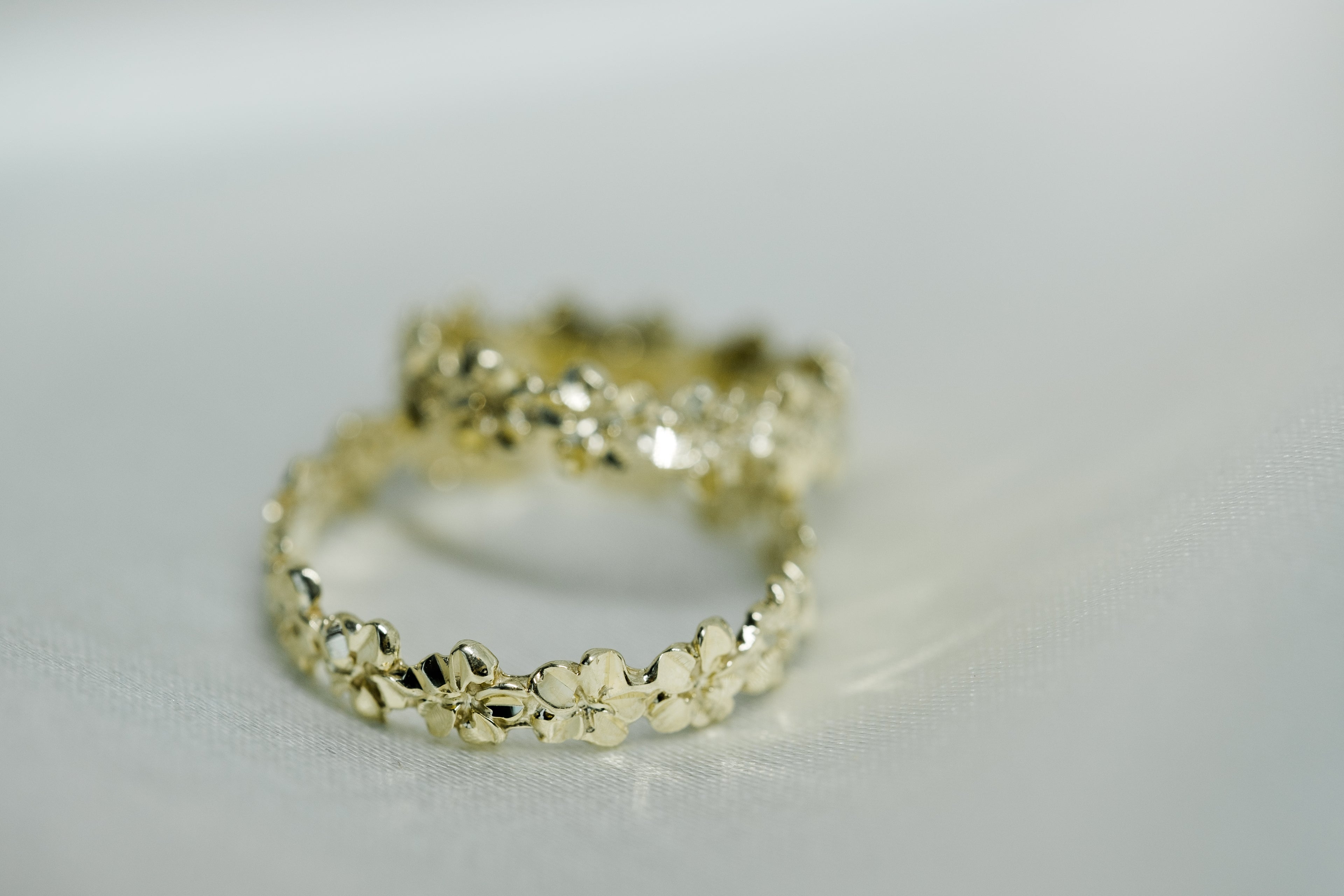 Plumeria Lei Ring in Green Gold [Size 8]