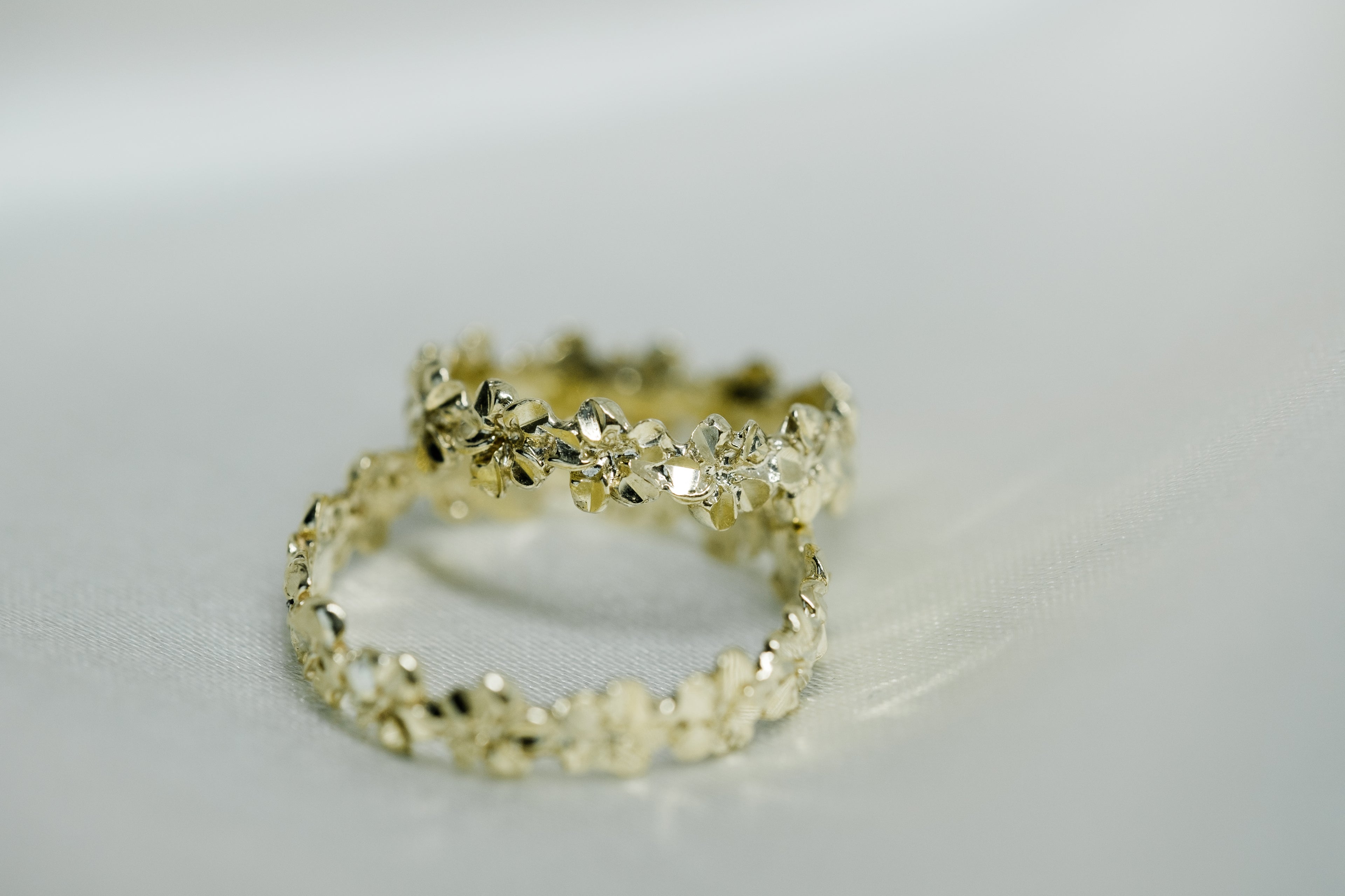 Plumeria Lei Ring in Green Gold [Size 8]