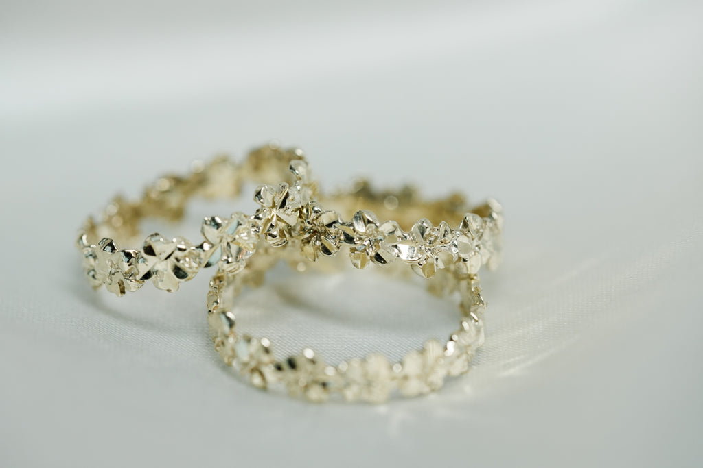 Plumeria Lei Ring in Green Gold [Size 8]